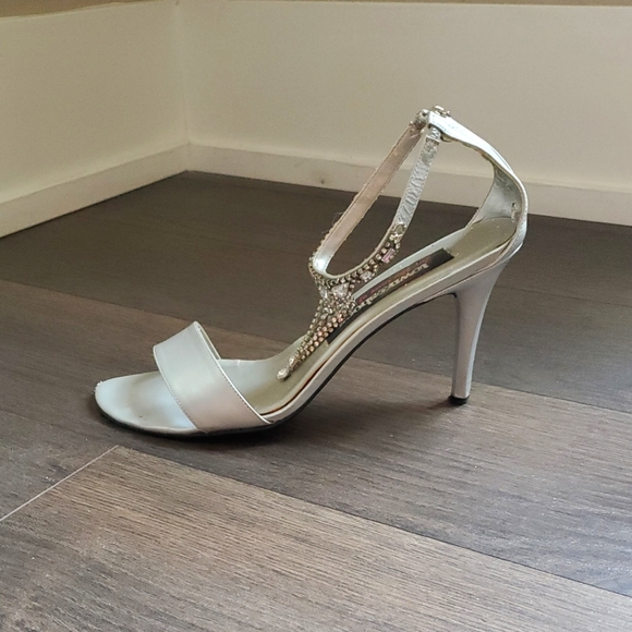 👑 HOST PICK 👑 Town Shoes 90mm Evening Crystal Decoration Sandals - Picture 5 of 11